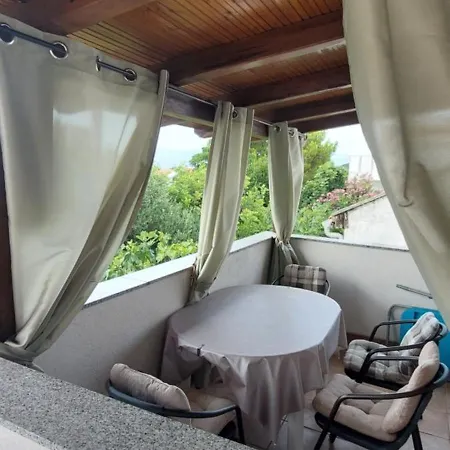Jelena Apartment Vir